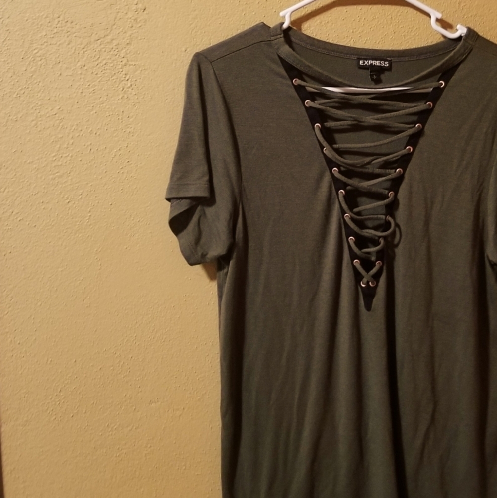 ✨Express Lace-up Front Girlfriend Tee - Picture 4 of 8